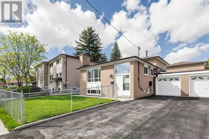 26 DONNALYN DRIVE, Toronto