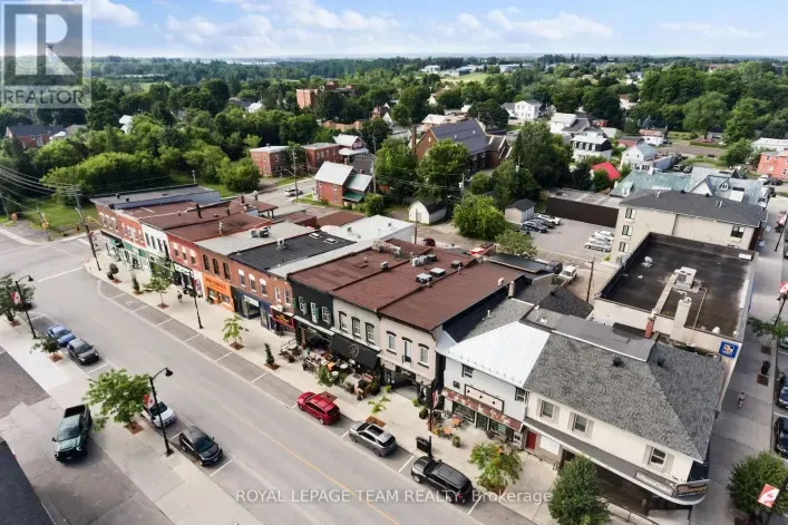 26 ELGIN STREET W, Arnprior