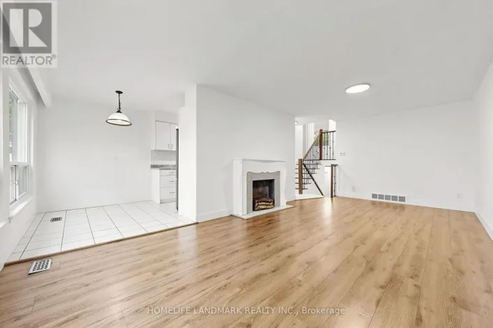 26 FENSIDE DRIVE, Toronto