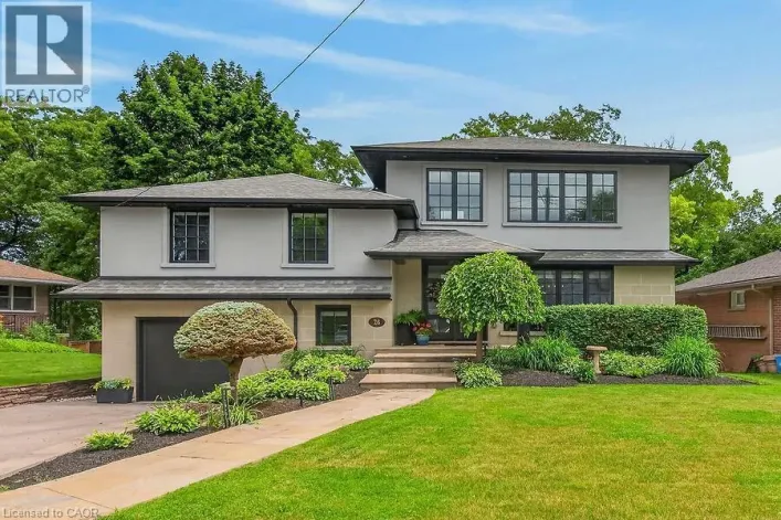 26 FREELAND Court, Hamilton