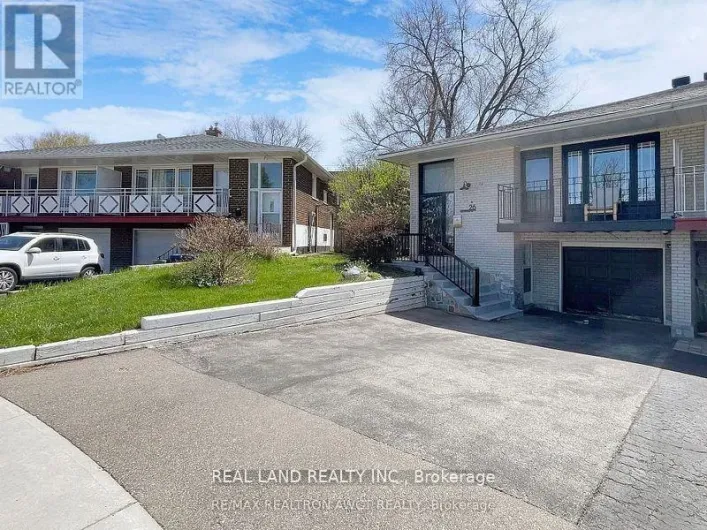 26 GREYHOUND DRIVE E, Toronto