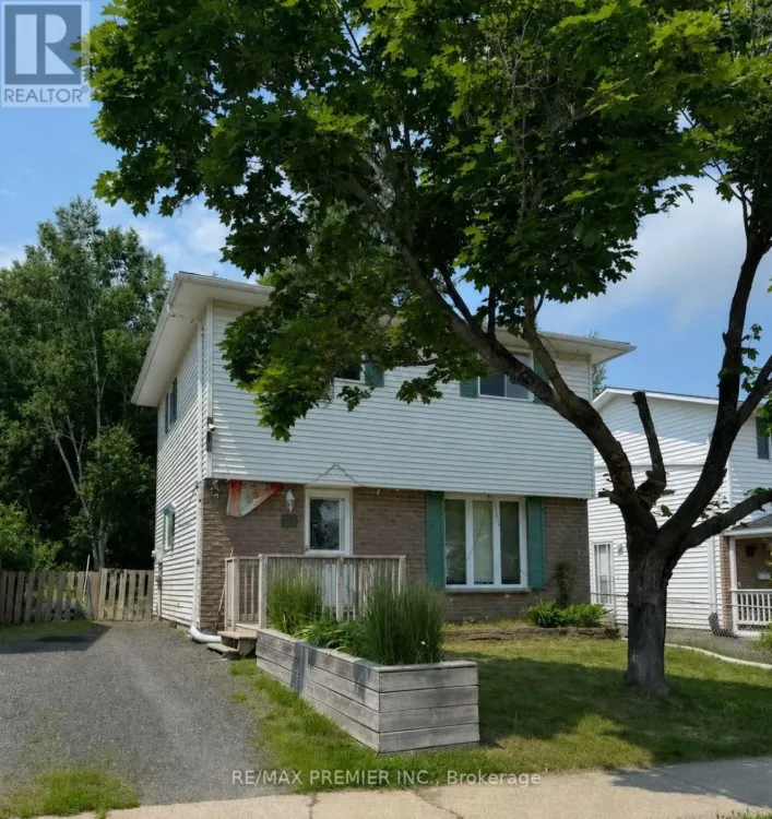 26 HERGOTT AVENUE, Elliot Lake