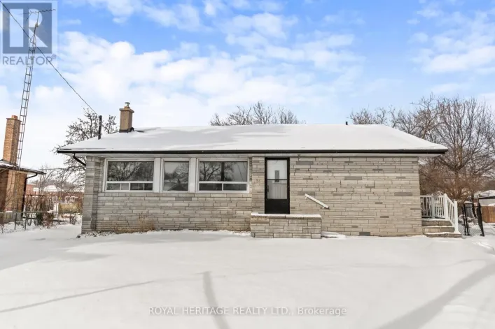 26 KITSON DRIVE, Toronto