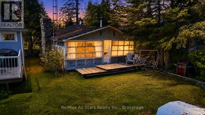 House for sale: 26 LAKE STREET, Kawartha Lakes
