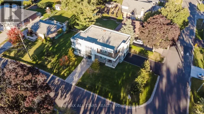 26 LANCER DRIVE, Vaughan