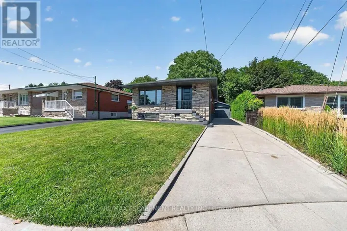 26 PARKLANDS DRIVE, Hamilton