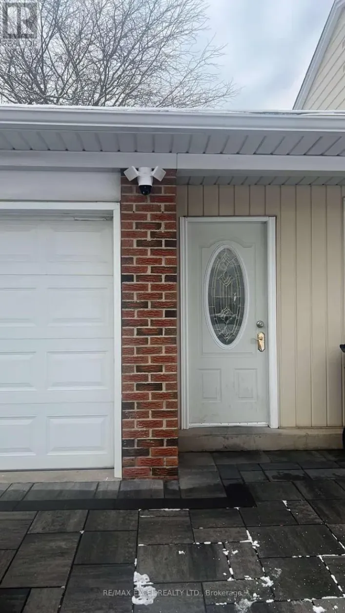 26 PIPERS GREEN AVENUE, Toronto