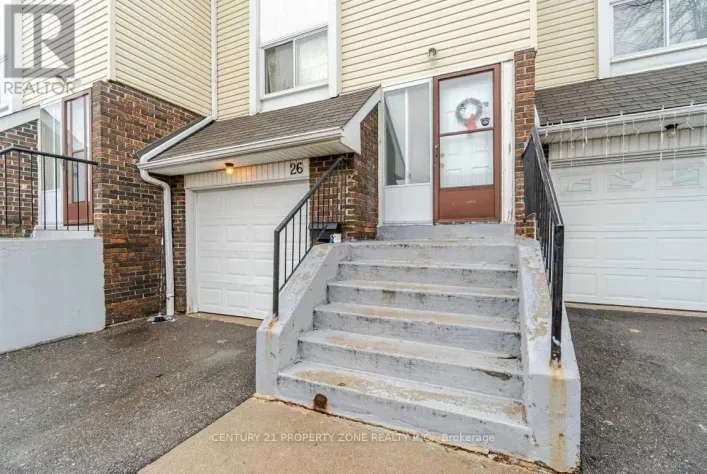 26 SANDRINGHAM COURT, Brampton