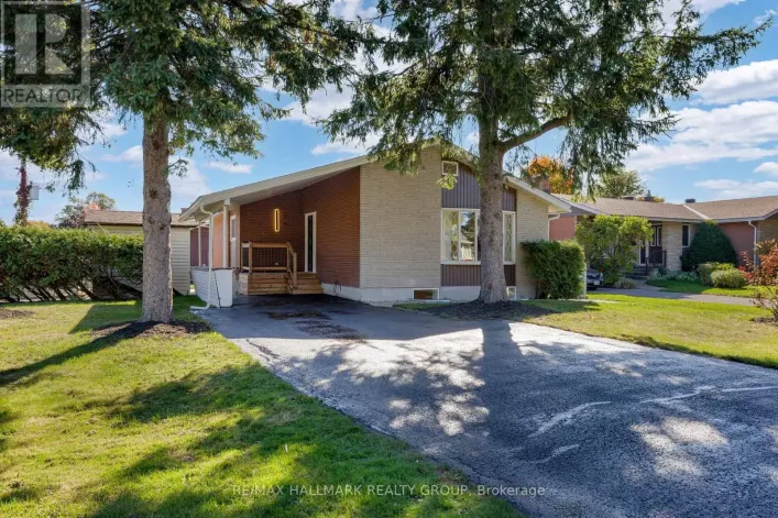 26 SPRING GARDEN AVENUE, Ottawa