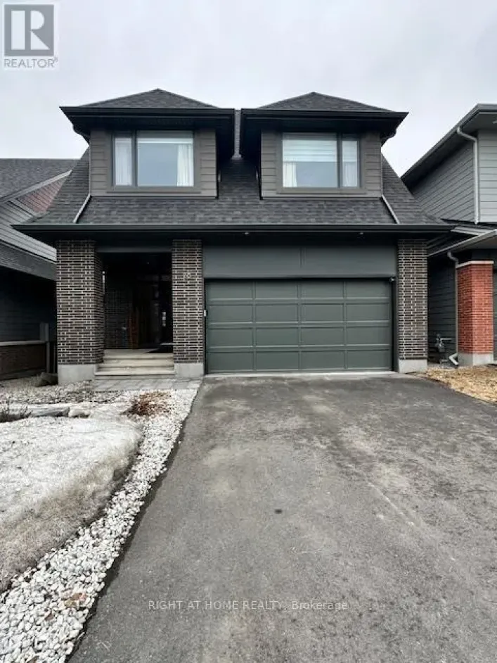 26 STANHOPE COURT, Ottawa