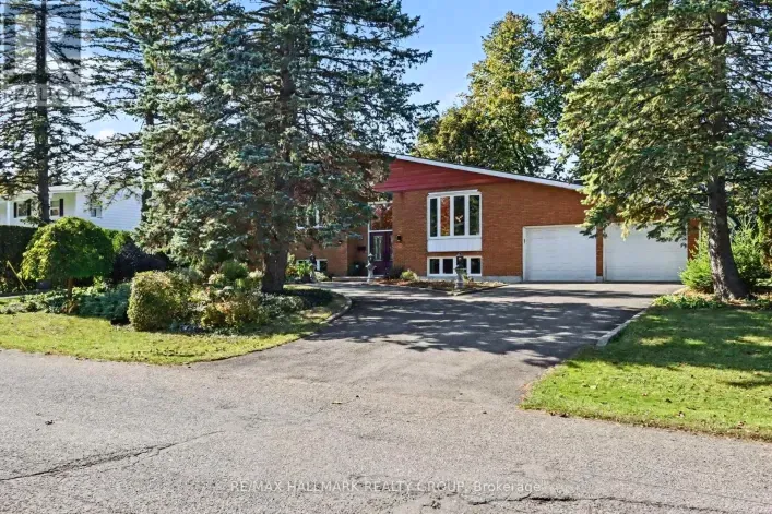 26 WHIPPOORWILL DRIVE, Ottawa