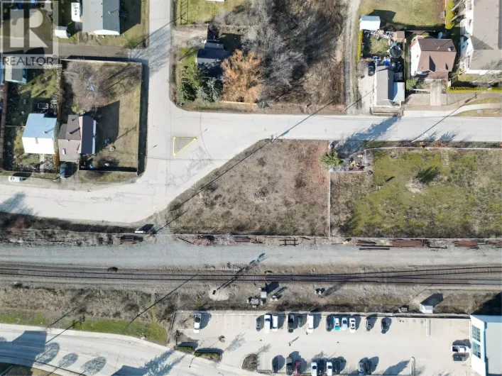 260 Beatty Avenue NW, Salmon Arm