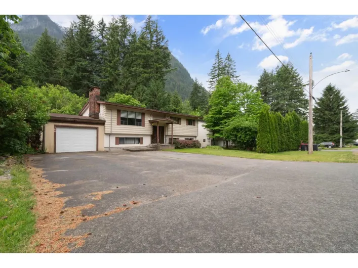 260 ROBERTSON CRESCENT|Hope, Hope