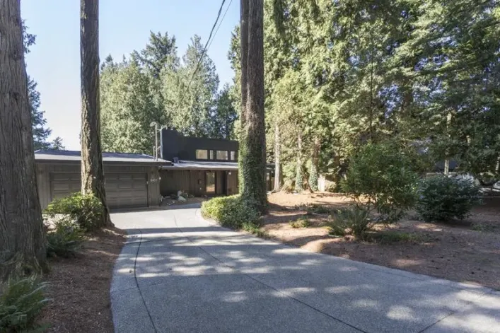 2601 DOGWOOD DRIVE, Surrey