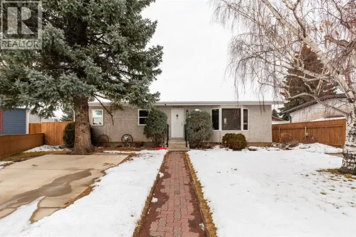 2609 11A Avenue N, Lethbridge