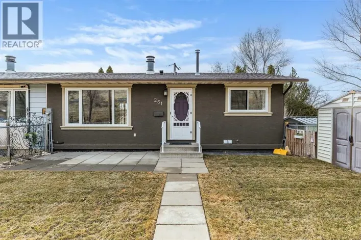 261 5 Street NW, Medicine Hat