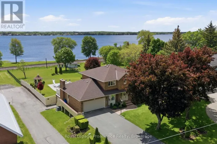261 DUNDAS STREET W, Belleville