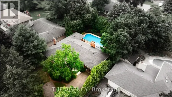 House for sale: 261 WALES CRESCENT, Oakville