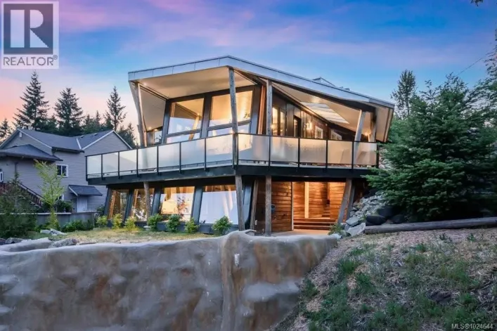 2613 Dunsmuir Ave, Cumberland