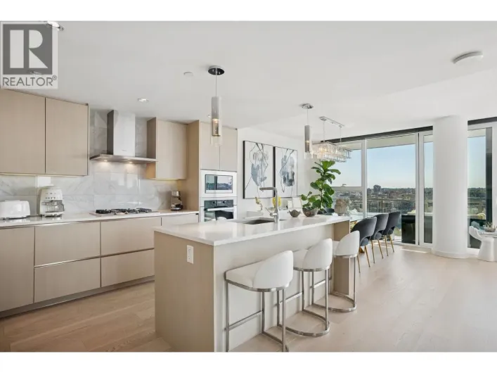 2618 89 NELSON STREET, Vancouver