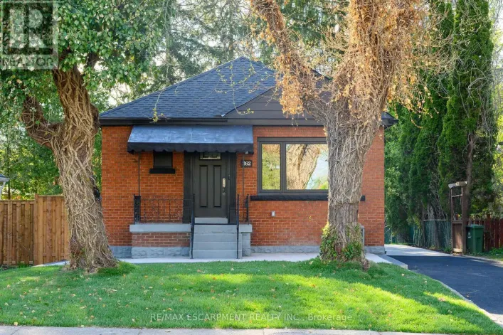 262 BROADWAY AVENUE, Hamilton