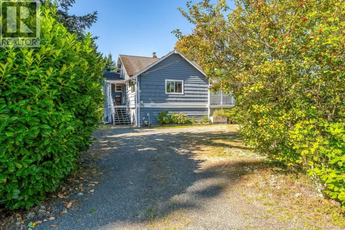 2625 Urquhart Ave, Courtenay