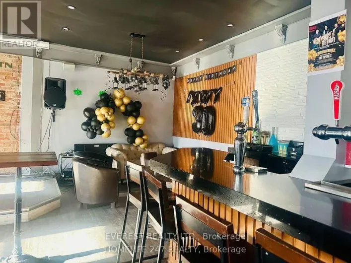 263 QUEEN STREET S, Mississauga
