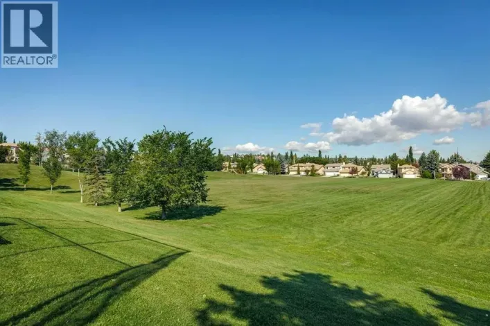 2634 Signal Hill Heights SW, Calgary