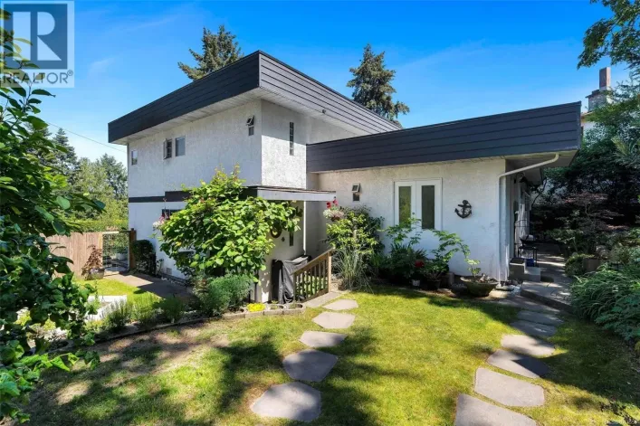 2635 Mill Bay Rd, Mill Bay