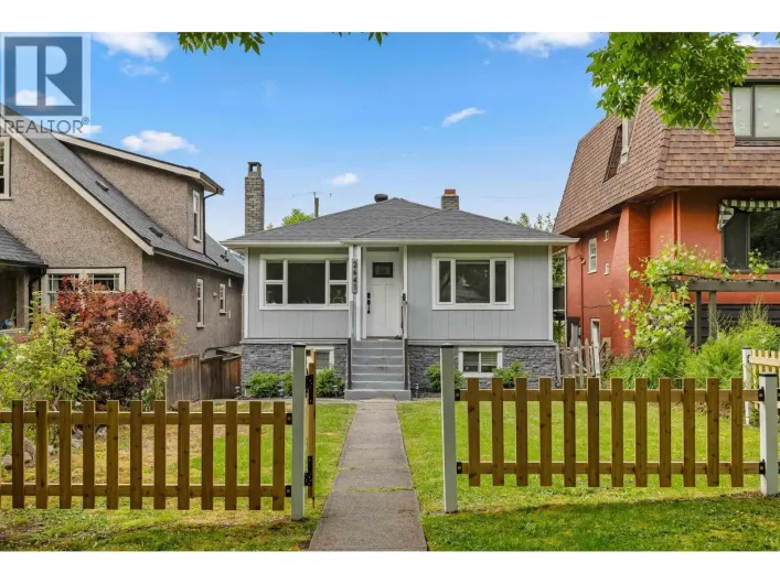 2641 E 5TH AVENUE, Vancouver