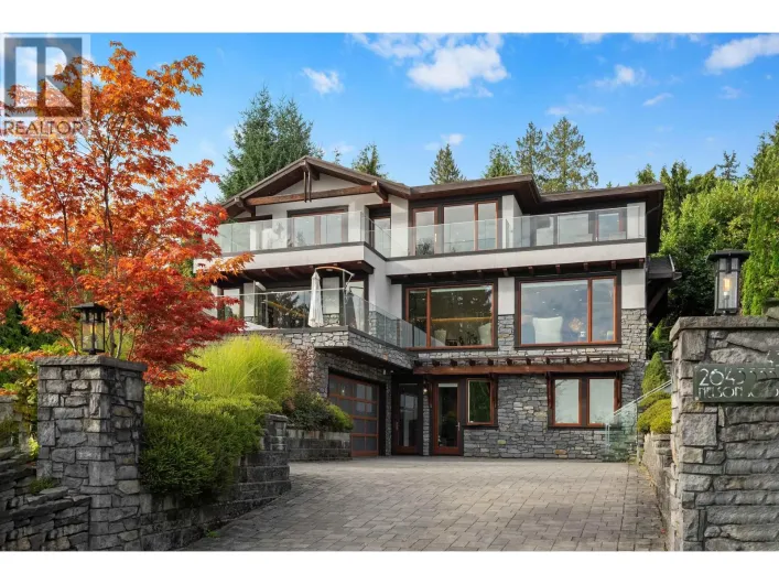 2643 NELSON AVENUE, West Vancouver