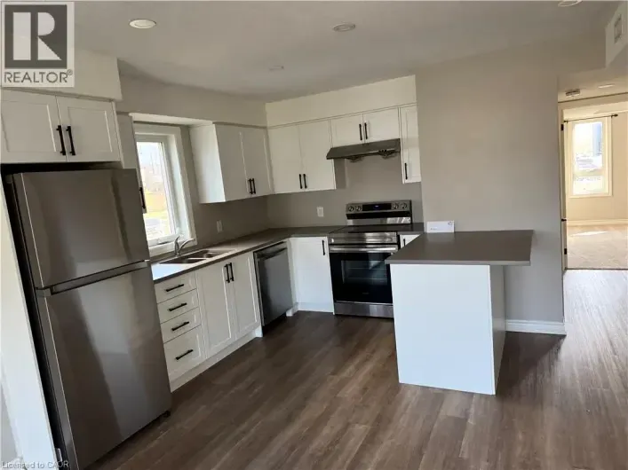 265 CHAPEL HILL Drive Unit# 39, Kitchener
