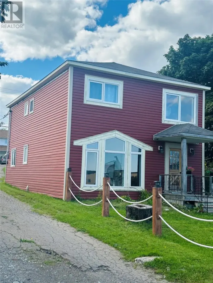 House for sale: 265 Main Street, Point Leamington