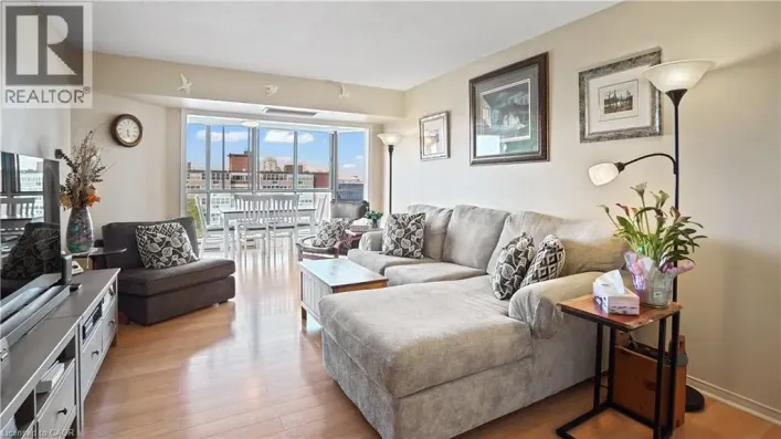 265 WESTCOURT Place Unit# 705, Waterloo