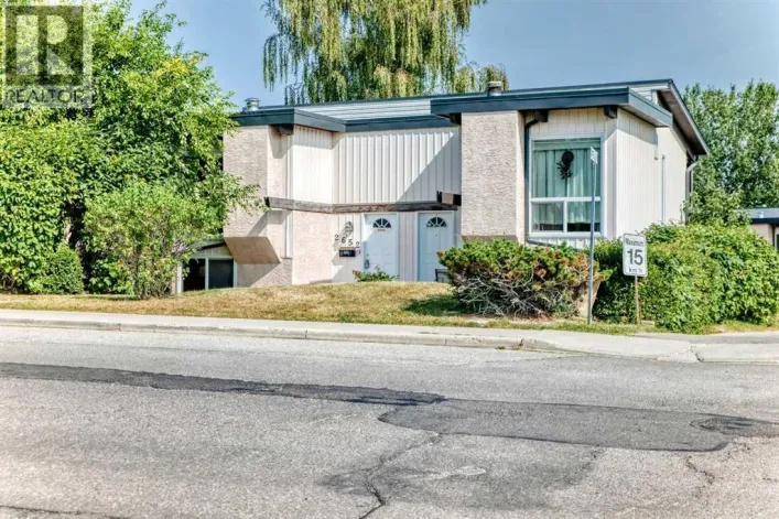 2652 Oakmoor Drive SW, Calgary