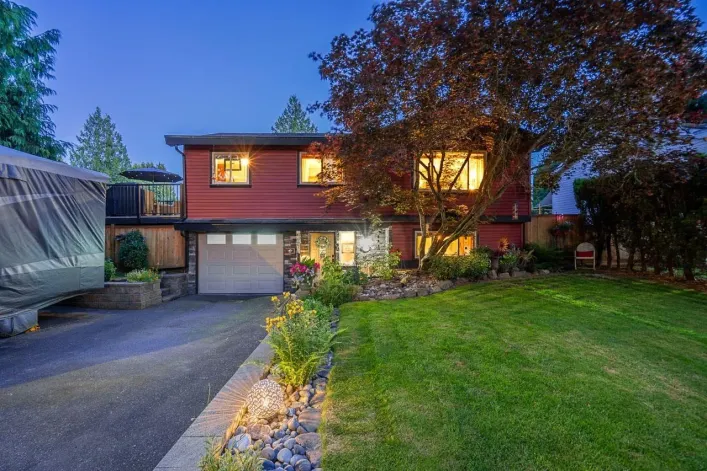 26586 33 AVENUE, Langley