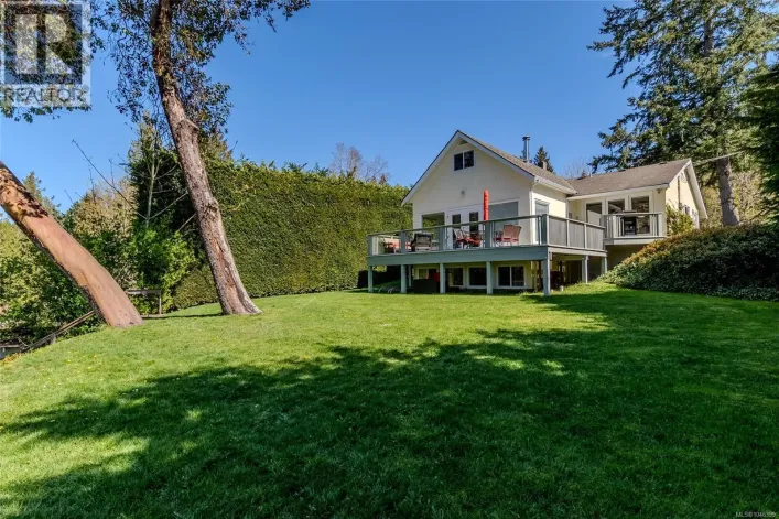 House for sale: 2664 Heald Rd, Shawnigan Lake