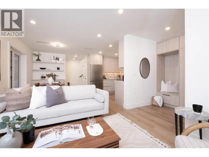 2665 E PENDER STREET, Vancouver