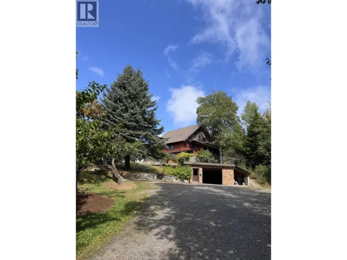 2670 THORNHILL STREET, Terrace