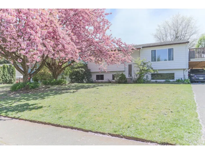 26728 33 AVENUE, Langley