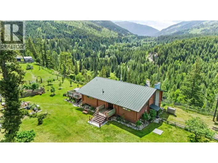 2673 Agate Bay Road, Barriere