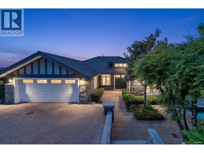 2673 FOLKESTONE WAY, West Vancouver