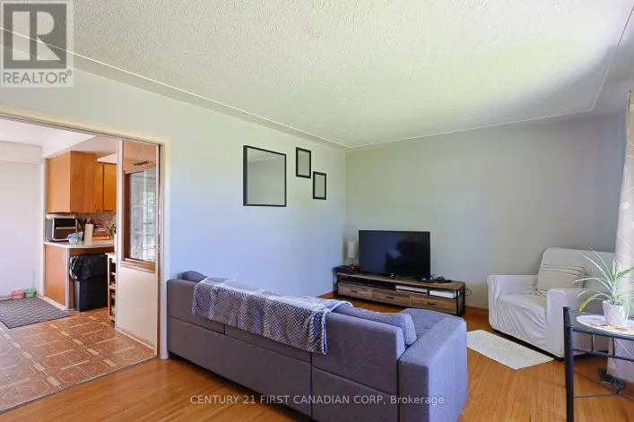 268 BURLINGTON CRESCENT, London South