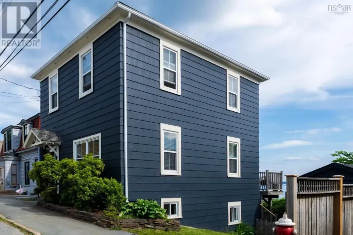 268 Montague Street, Lunenburg