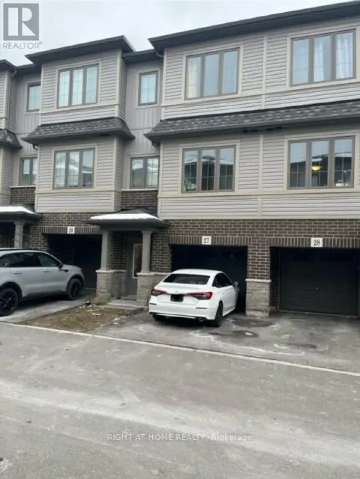 27 - 124 COMPASS TRAIL, Cambridge