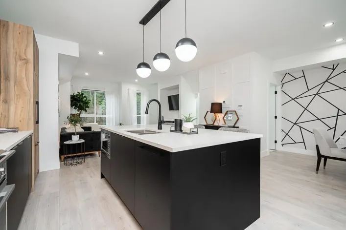 27 13895 64TH AVENUE, Surrey