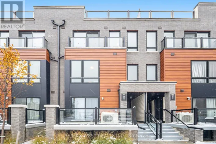 27 - 165 TAPSCOTT ROAD N, Toronto