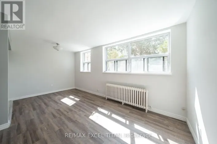 27 - 2035 PROSPECT STREET, Burlington