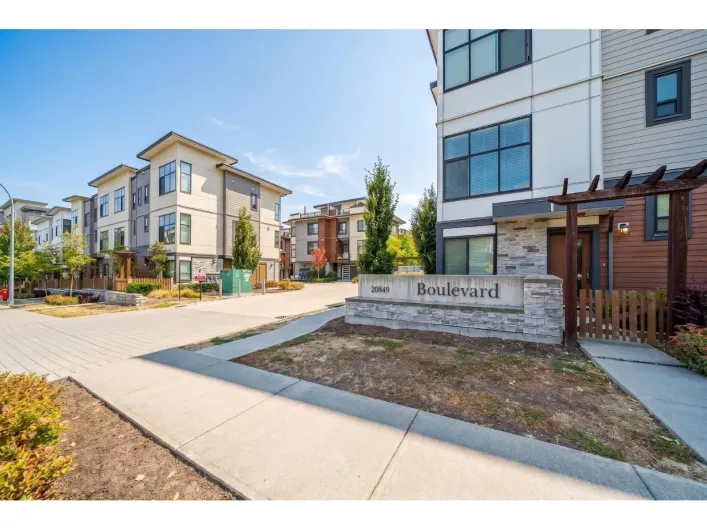 27 20849 78B AVENUE, Langley
