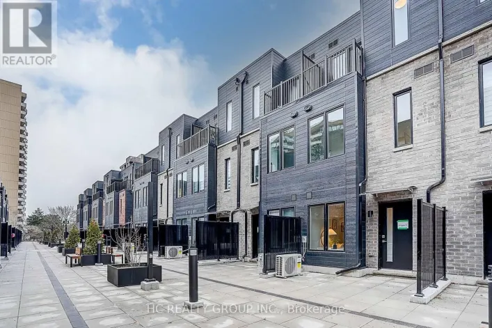 27 - 3079 PHARMACY AVENUE, Toronto